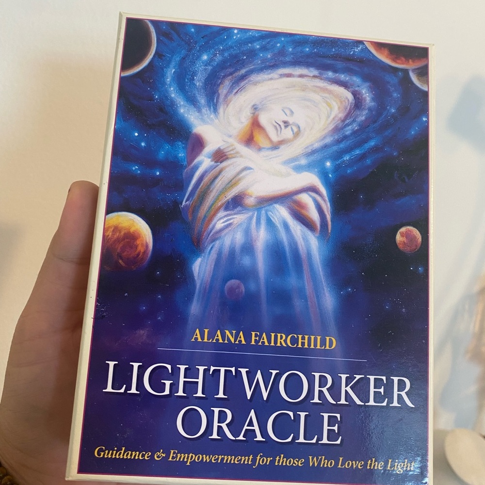 The light worker Oracle deck